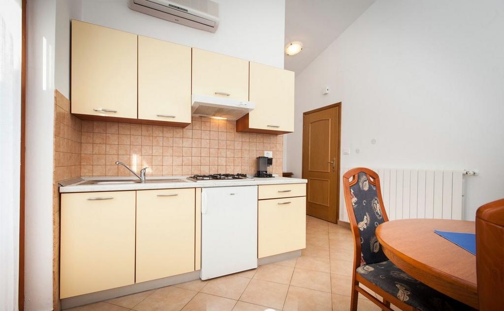 Apartments Hrvatin Ровинь Экстерьер фото