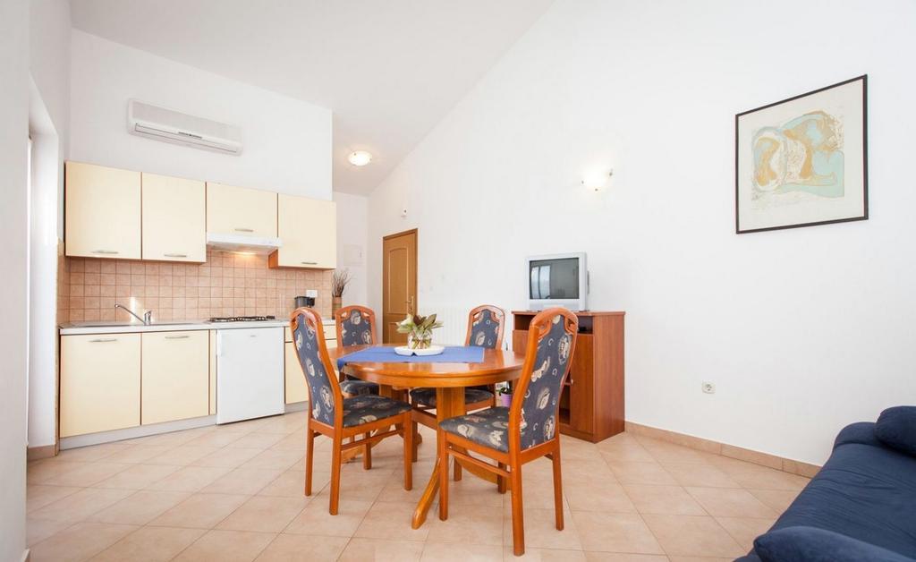Apartments Hrvatin Ровинь Экстерьер фото