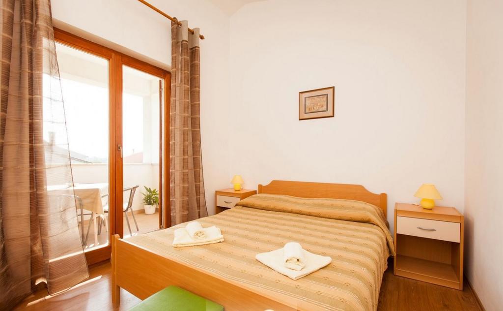 Apartments Hrvatin Ровинь Экстерьер фото