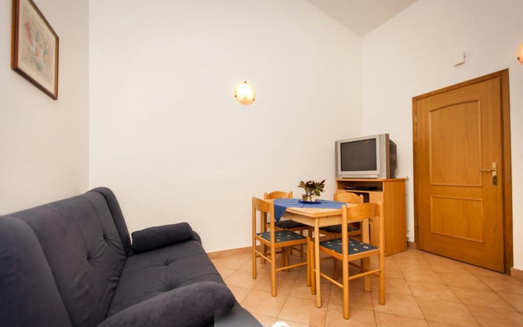 Apartments Hrvatin Ровинь Экстерьер фото