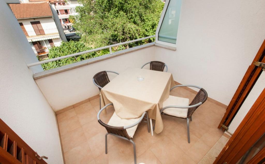 Apartments Hrvatin Ровинь Экстерьер фото